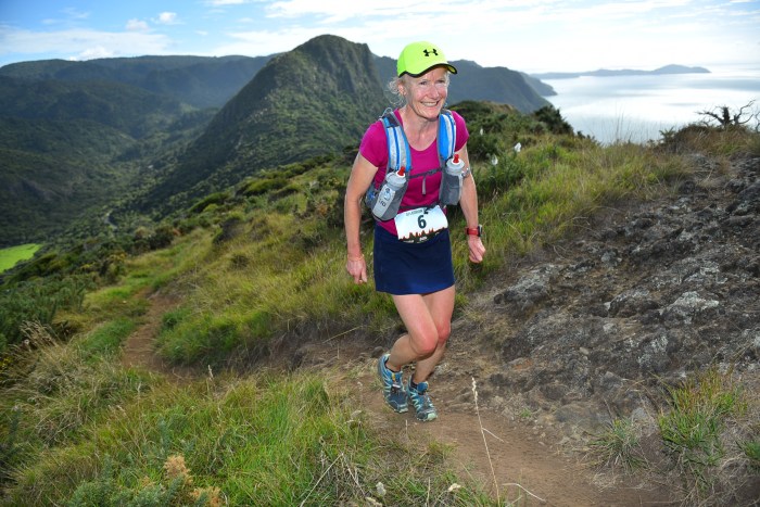 cxwuqzxhzi_hillary_2016_001556